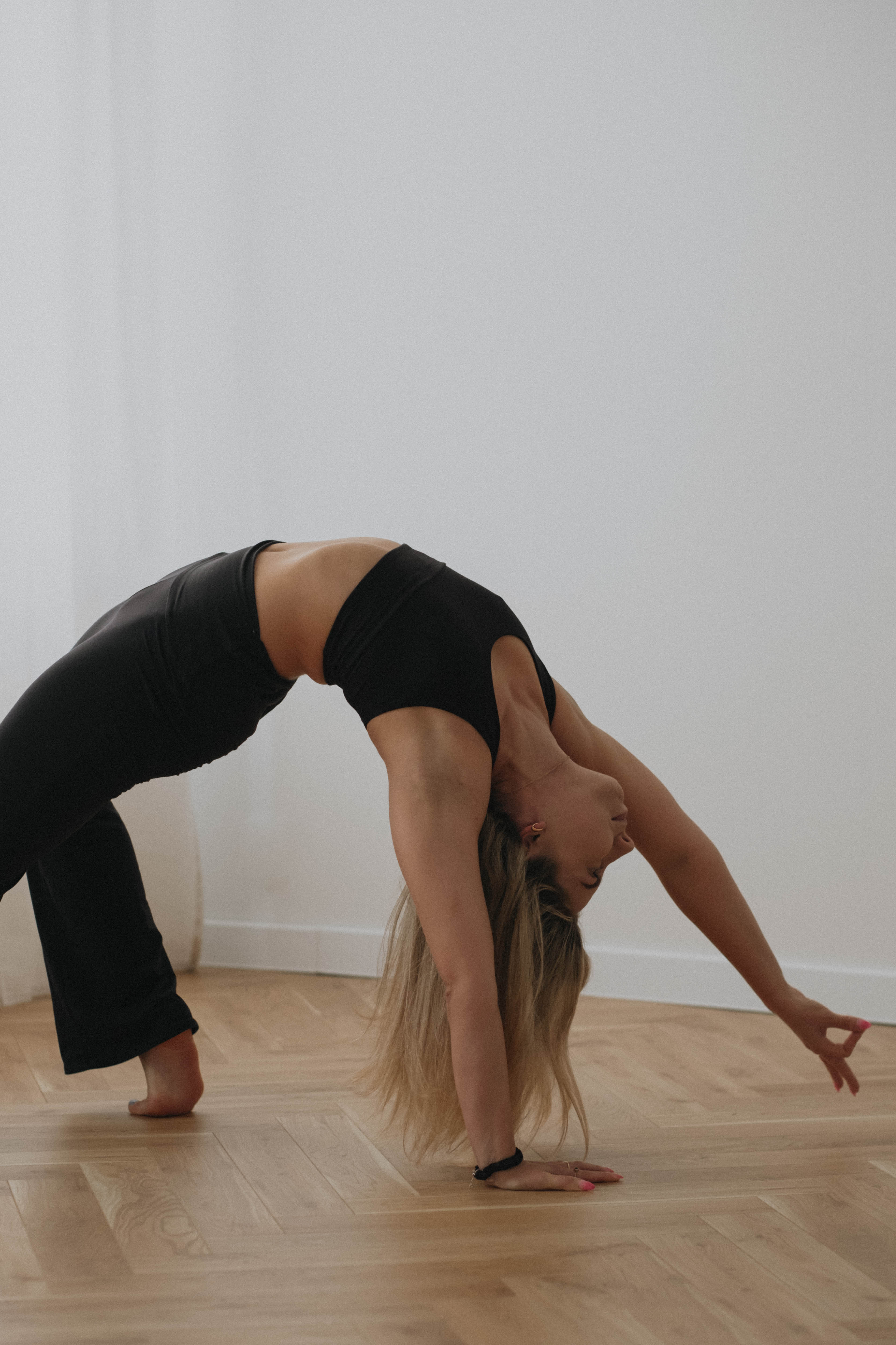 Vinyasa joga peak pose w Slowment Studio Szczecin